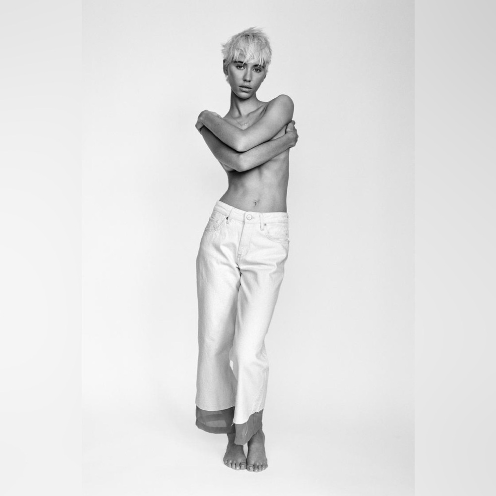 ZARA NWT TRF MID WAIST ORGANZA JEANS SIZE 26 (US 2)